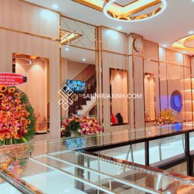 Công Trình Tấm Ốp Tường PVC Giả Gỗ Cửa Hàng