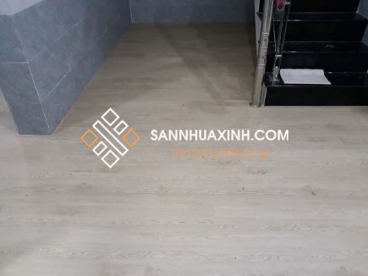 cong-trinh-san-nhua-hem-khoa-kronovinyl-d4062-1