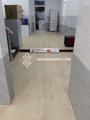 cong-trinh-san-nhua-hem-khoa-kronovinyl-d4062-2